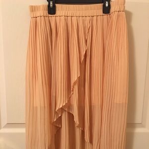 High-low pleated skirt